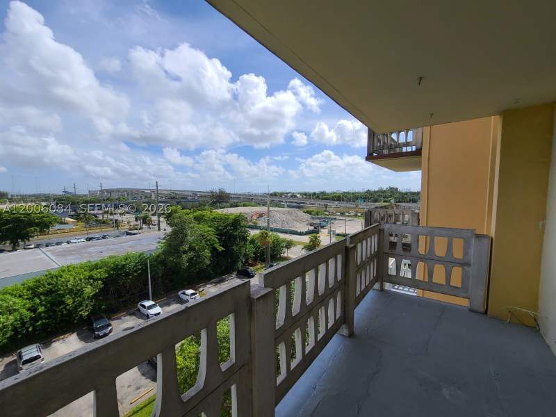 1 bedroom Condominium at 15600 NW 7th Ave 709, Parkway Towers Bldg 1, Miami — photo 4