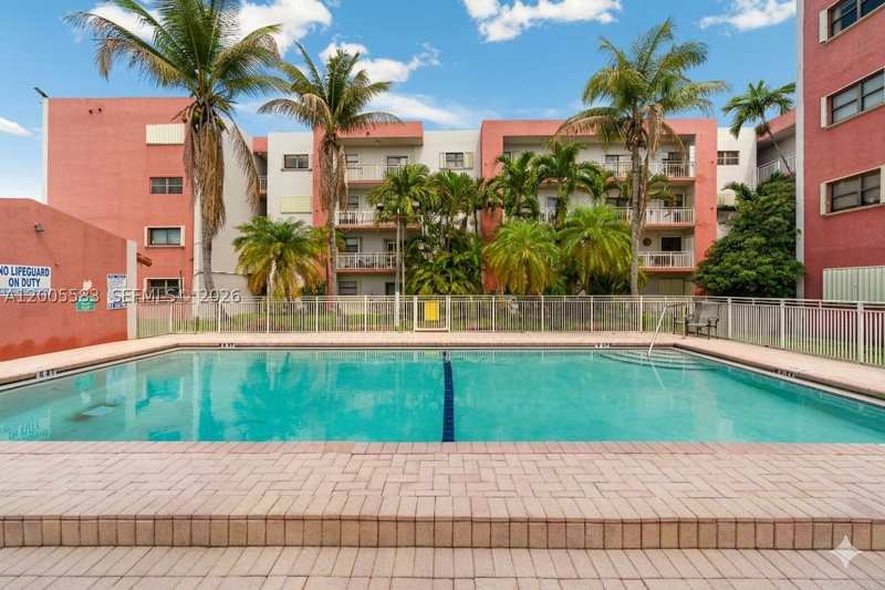 3 bedroom Condominium at 8401 NW 8 St 401, Visions At Fountainbleau P, Miami — photo 1