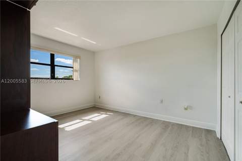 8401 NW 8 St 401, Miami FL - photo 18 of 40
