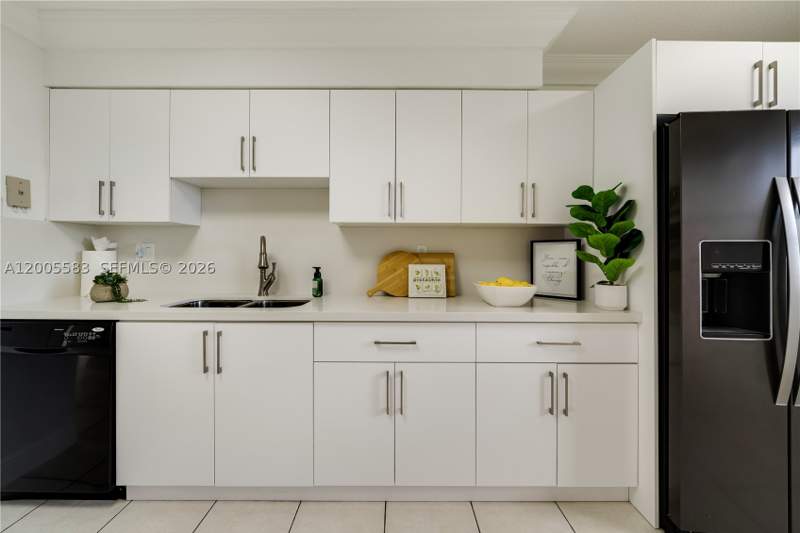 3 bedroom Condominium at 8401 NW 8 St 401, Visions At Fountainbleau P, Miami — photo 2