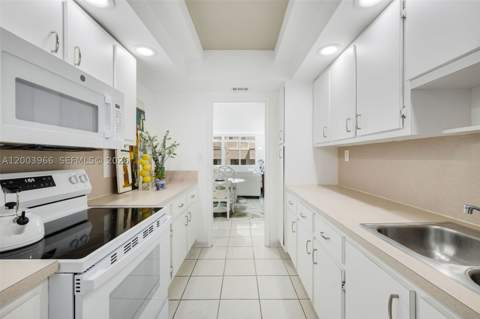 5401 Collins Ave 611, Miami Beach FL - photo 17 of 36