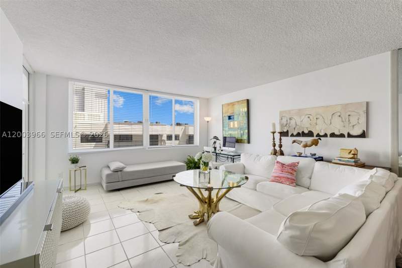 1 bedroom Condominium at 5401 Collins Ave 611, The Carriage House Condo, Miami Beach — photo 2