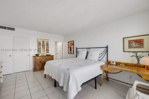 5401 Collins Ave 611, Miami Beach FL - photo 20 of 36
