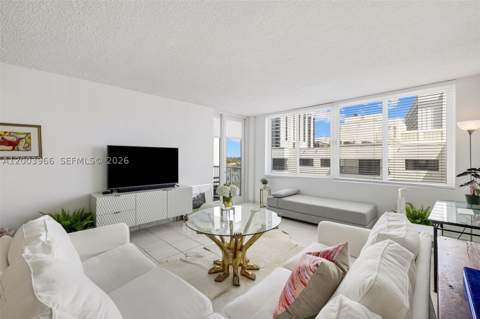 5401 Collins Ave 611, Miami Beach FL - photo 9 of 36