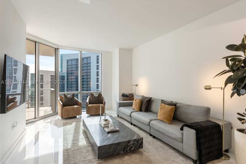 1 bedroom Condominium at 851 NE 1st Ave 4405, Paramount Miami World, Miami — photo 1