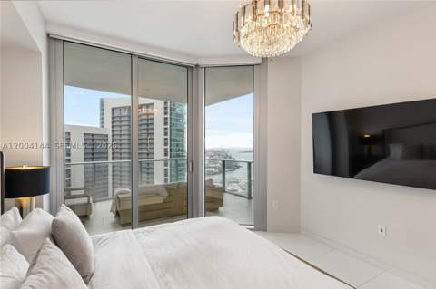851 NE 1st Ave 4405, Miami FL - photo 13 of 33