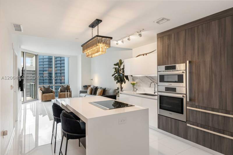 1 bedroom Condominium at 851 NE 1st Ave 4405, Paramount Miami World, Miami — photo 2