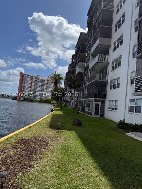 1175 NE Miami Gardens Dr 703, Miami FL - photo 18 of 35