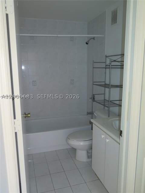 6202 NW 116th Pl 443, Doral FL - photo 10 of 23