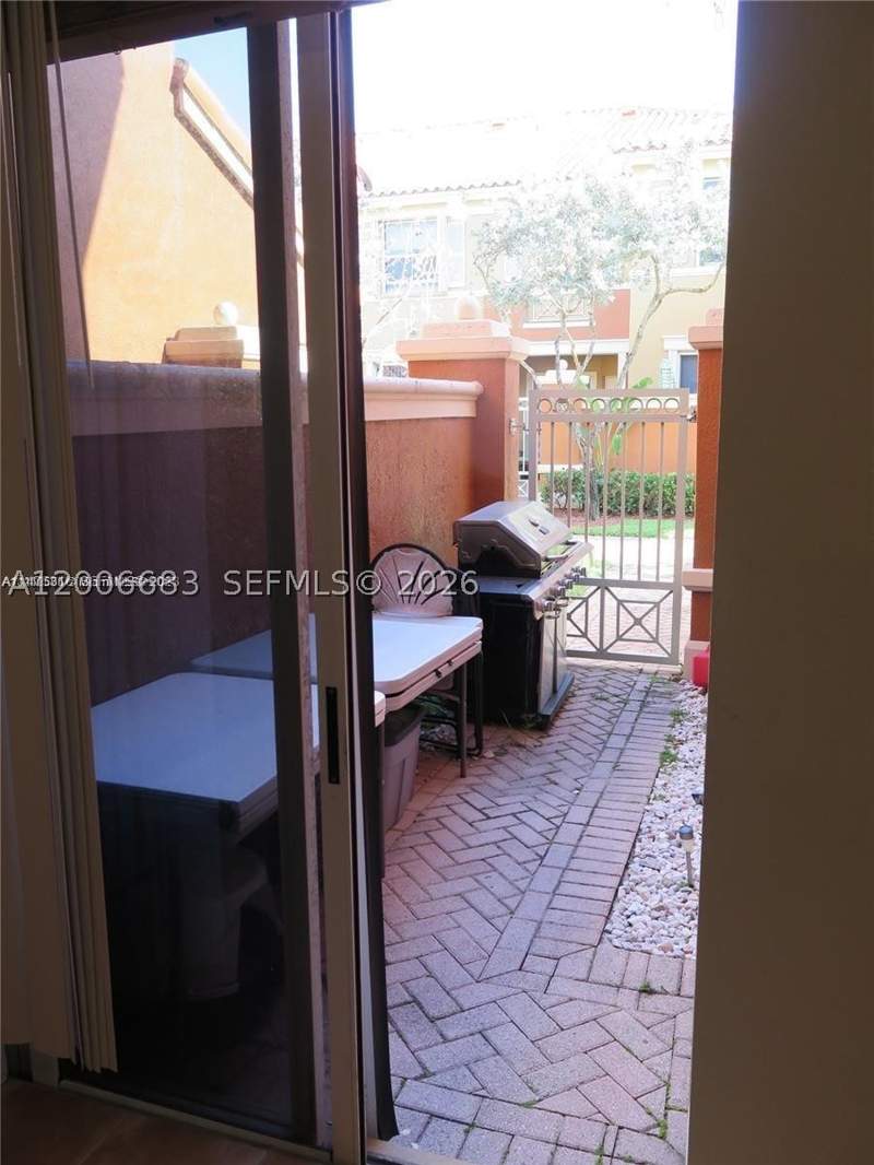 3 bedroom Condominium at 6202 NW 116th Pl 443, The Gates At Doral Isles, Doral — photo 2
