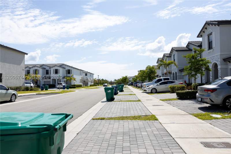 3 bedroom Townhouse at 13412 SW 286th St 1, Pine Isle, Homestead — photo 4