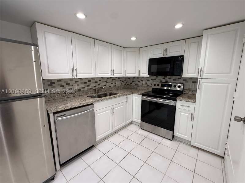 1 bedroom Condominium at 400 Kings Point Dr 608, Coastal Towers Condo, Sunny Isles Beach — photo 1