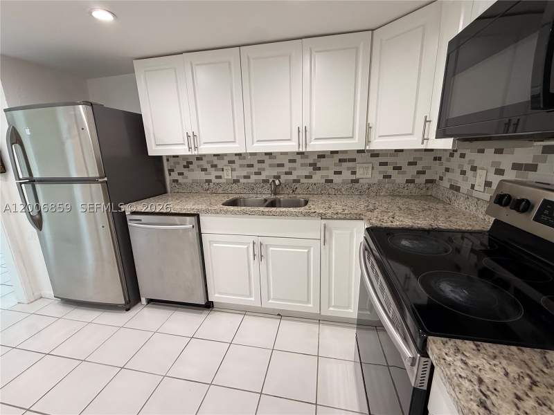1 bedroom Condominium at 400 Kings Point Dr 608, Coastal Towers Condo, Sunny Isles Beach — photo 2