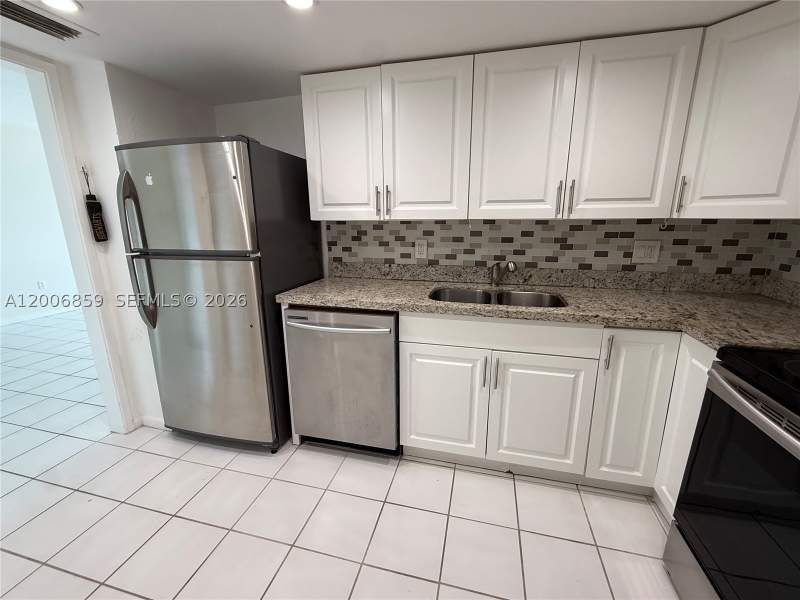 1 bedroom Condominium at 400 Kings Point Dr 608, Coastal Towers Condo, Sunny Isles Beach — photo 3