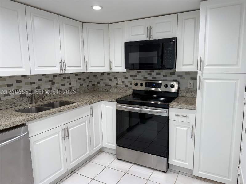 1 bedroom Condominium at 400 Kings Point Dr 608, Coastal Towers Condo, Sunny Isles Beach — photo 4
