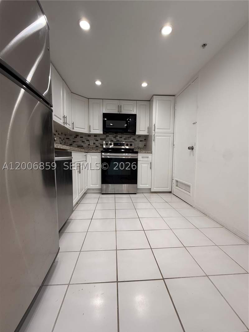 1 bedroom Condominium at 400 Kings Point Dr 608, Coastal Towers Condo, Sunny Isles Beach — photo 5