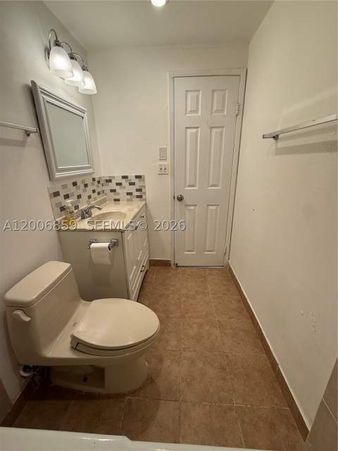 400 Kings Point Dr 608, Sunny Isles Beach FL - photo 9 of 22