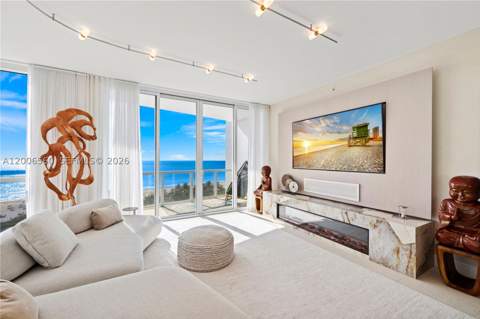 50 S Pointe Dr 1201/08, Miami Beach FL - photo 10 of 52