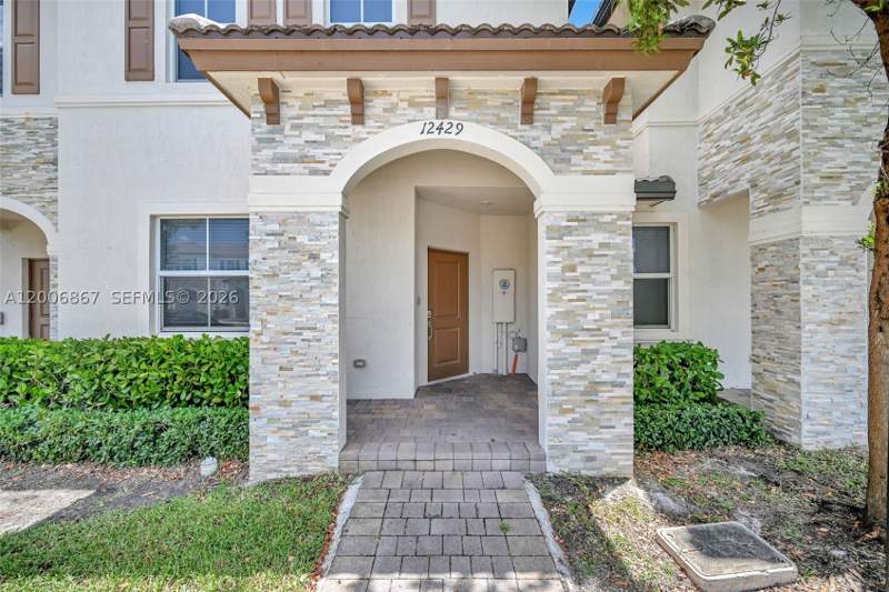 3 bedroom Townhouse at 12429 NW 23rd Ct, Golf Park Sec 1, Miami — photo 3