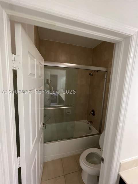 10086 NW 89th Ter, Doral FL - photo 11 of 19