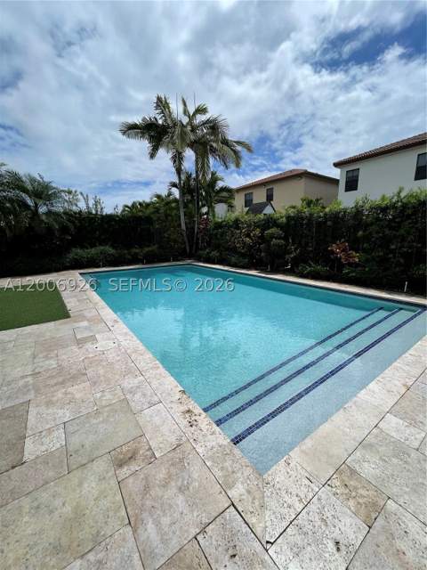 10086 NW 89th Ter, Doral FL - photo 17 of 19