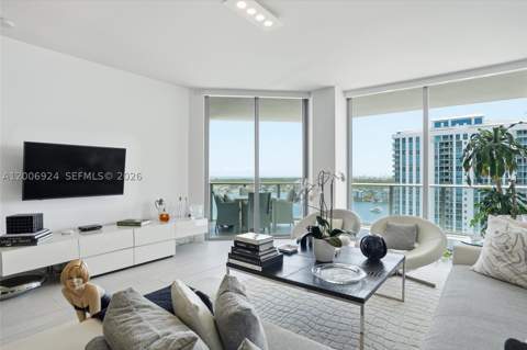 17301 Biscayne Blvd 1905, North Miami Beach FL - photo 13 of 49