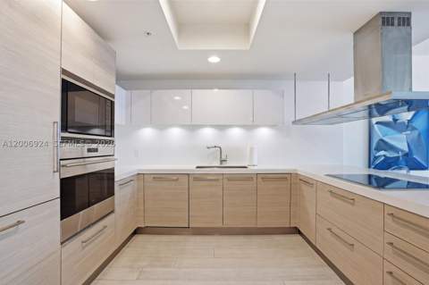 17301 Biscayne Blvd 1905, North Miami Beach FL - photo 16 of 49