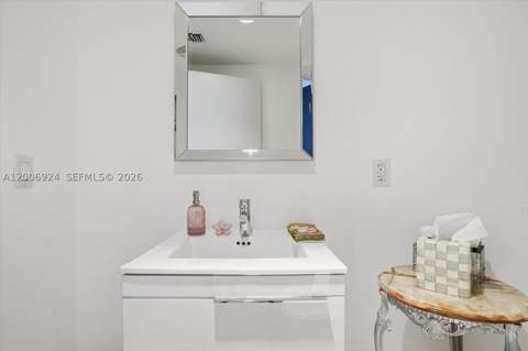 17301 Biscayne Blvd 1905, North Miami Beach FL - photo 24 of 49