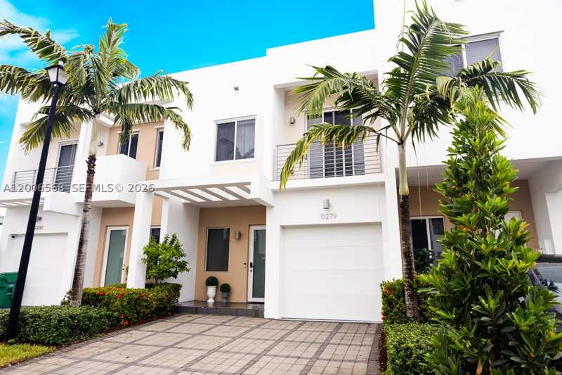 3 bedroom Townhouse at 10279 NW 72nd St, Doral Palms North, Doral — photo 1