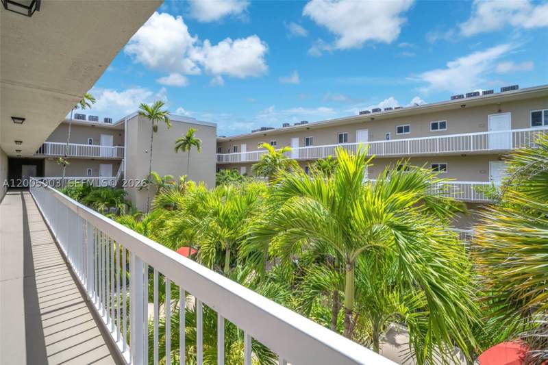 1 bedroom Condominium at 8103 Camino Real C-314, Village Of Kings Creek Co, Miami — photo 5