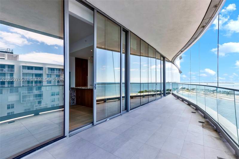 2 bedroom Condominium at 175 SE 25 Road 803, Una Residence Unit 803, Miami — photo 2