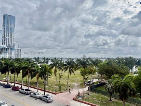 1800 N Bayshore Dr 303, Miami FL - photo 19 of 55