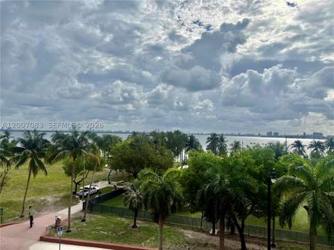 1800 N Bayshore Dr 303, Miami FL - photo 21 of 55