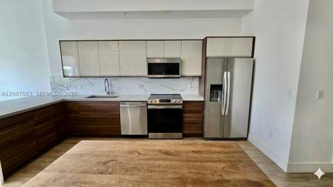 1800 N Bayshore Dr 303, Miami FL - photo 8 of 55