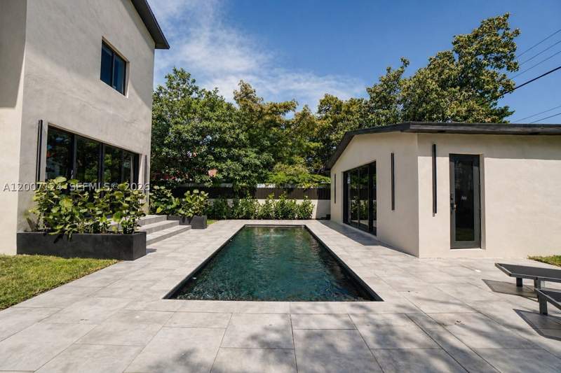 4 bedroom SingleFamilyResidence at 1820 SW 10th St, Shenandoah, Miami — photo 5