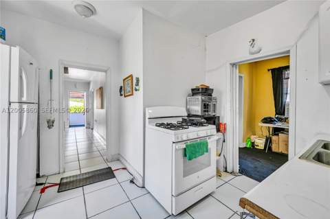 3420 Charles Ave, Miami FL - photo 10 of 44