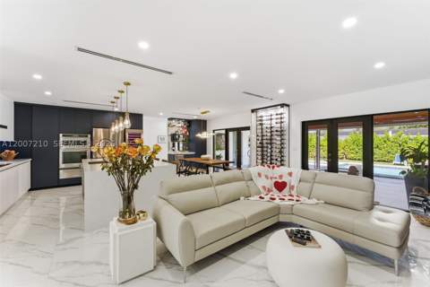 8625 SW 147th St, Palmetto Bay FL - photo 6 of 50