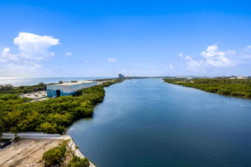 1 bedroom Condominium at 300 Bayview Drive 1614, Arlen House Condo, Sunny Isles Beach — photo 4