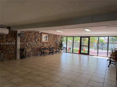 6950 W 6th Ave 412, Hialeah FL - photo 10 of 14
