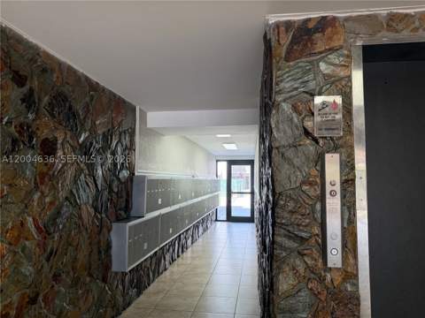 6950 W 6th Ave 412, Hialeah FL - photo 12 of 14