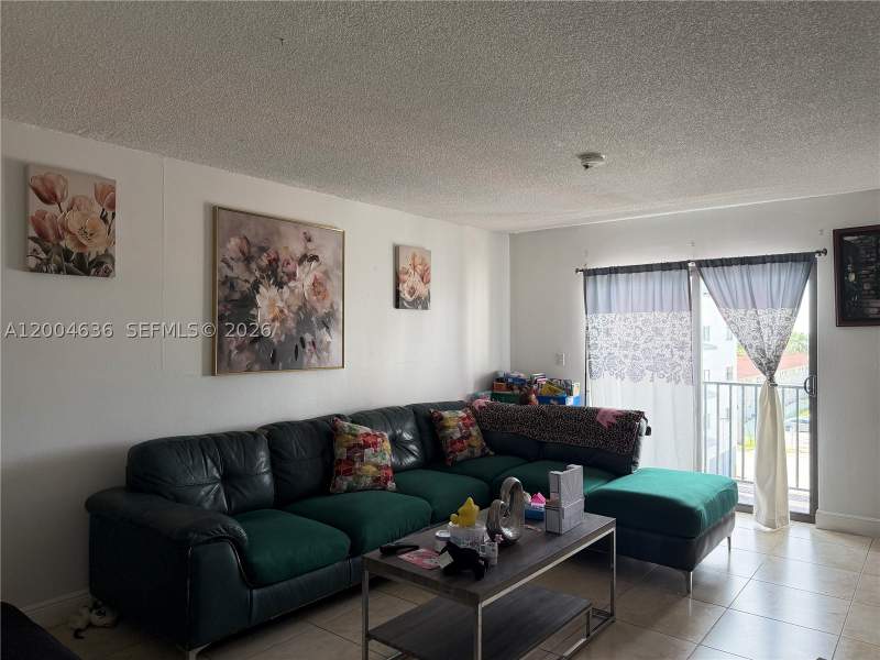 2 bedroom Condominium at 6950 W 6th Ave 412, Lancaster Condo, Hialeah — photo 3