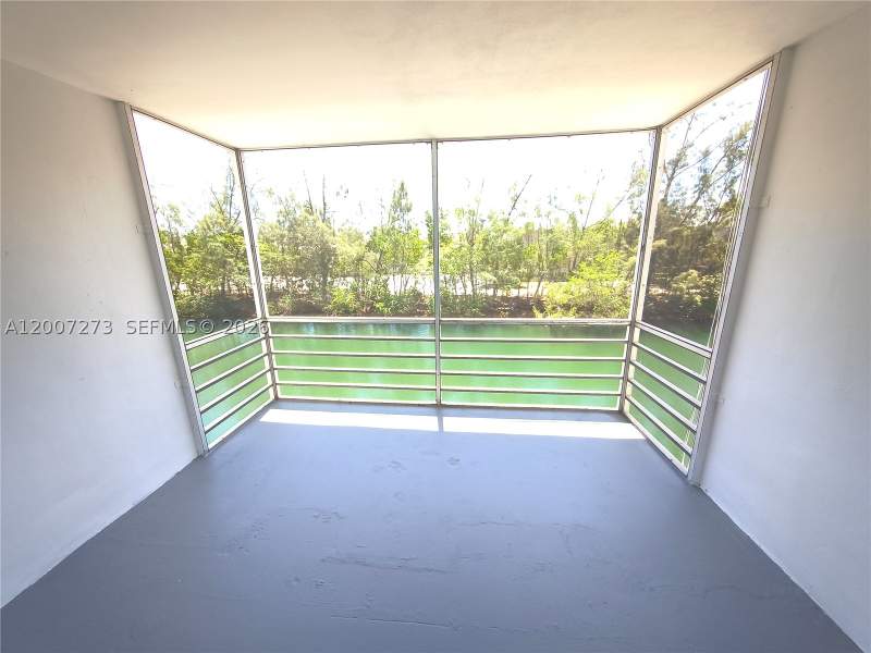 2 bedroom Condominium at 3660 NE 166th St 302, Eastern Shores White Hous, North Miami Beach — photo 3