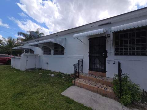 145 SW 3rd Avenue, Florida City FL - photo 6 of 33