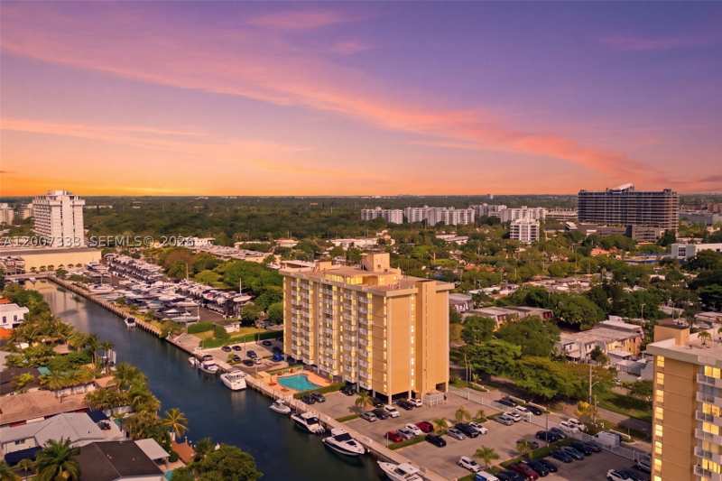 3 bedroom Condominium at 2000 NE 135th St Ph, Keystone Towers Condo, North Miami — photo 1