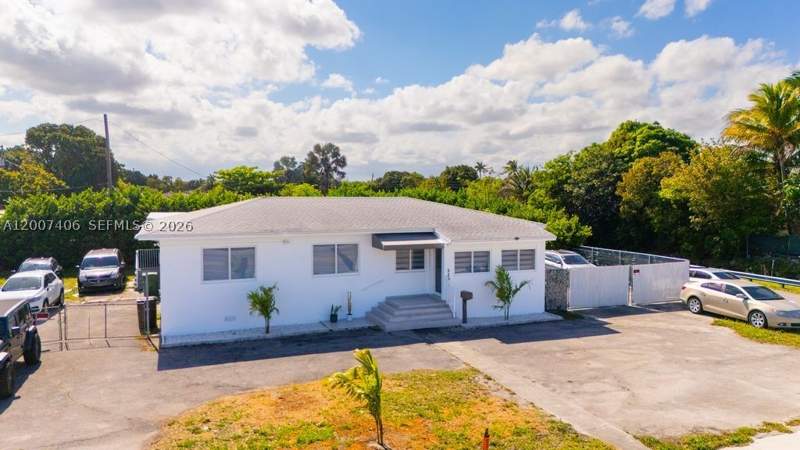 3 bedroom SingleFamilyResidence at 5290 Palm Ave, Ulelah Rev Plat, Hialeah — photo 2