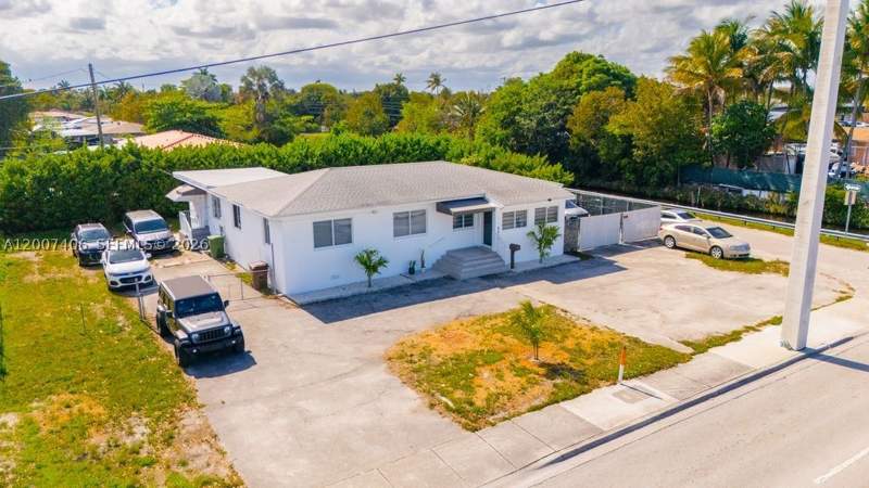 3 bedroom SingleFamilyResidence at 5290 Palm Ave, Ulelah Rev Plat, Hialeah — photo 3