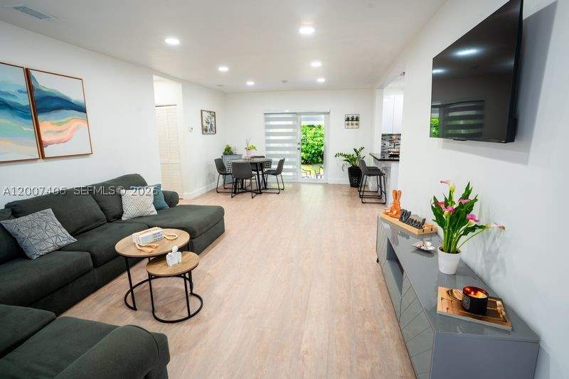 3 bedroom SingleFamilyResidence at 5290 Palm Ave, Ulelah Rev Plat, Hialeah — photo 5