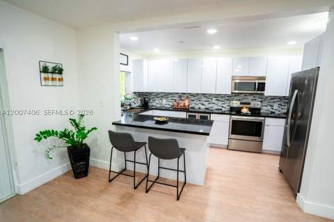 5290 Palm Ave, Hialeah FL - photo 6 of 25