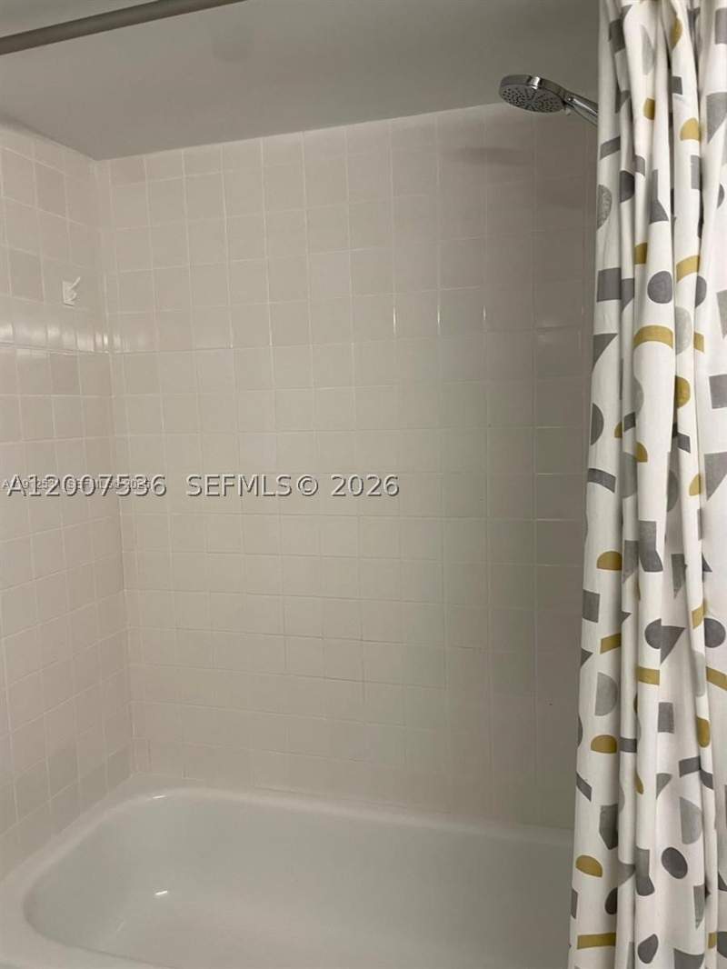 1 bedroom Condominium at 5880 Collins Ave 1006, La Rive Gauche Condo, Miami Beach — photo 5