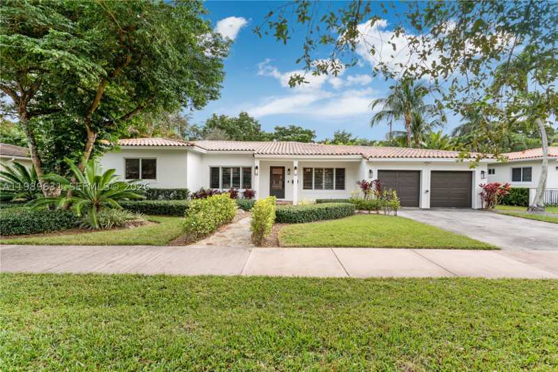 3 bedroom SingleFamilyResidence at 426 Hardee Rd, Coral Gables Riviera Sec, Coral Gables — photo 1